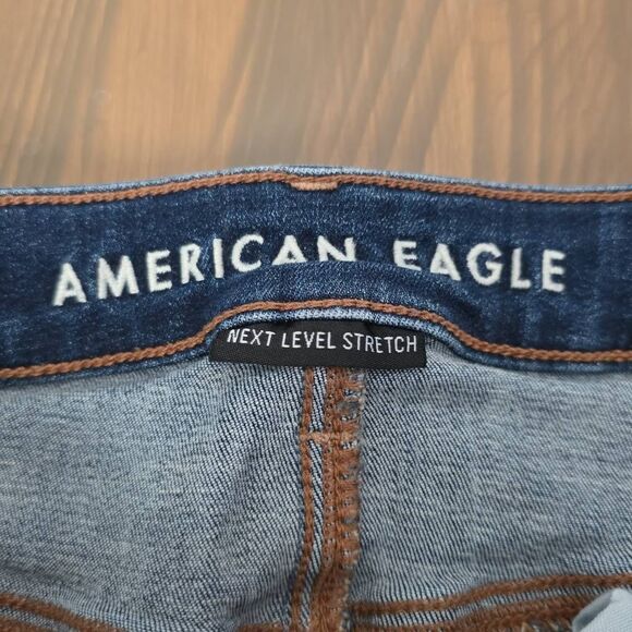 American Eagle Women's Size 2 Short Blue Low Rise Flare Jeans - Picture 2 of 7